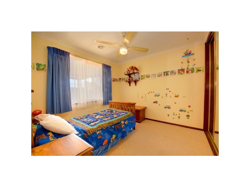 6 Langham Road, Wendouree VIC 3355