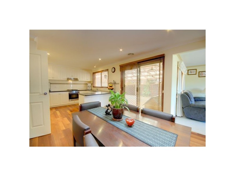 6 Langham Road, Wendouree VIC 3355