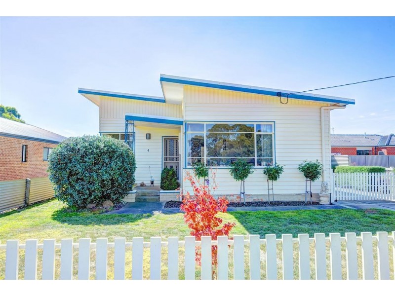 4 Market Street, Miners Rest VIC 3352
