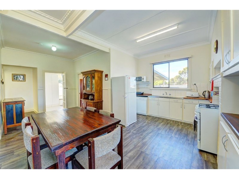 4 Market Street, Miners Rest VIC 3352