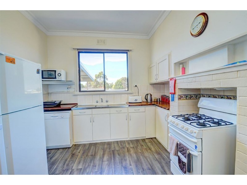 4 Market Street, Miners Rest VIC 3352