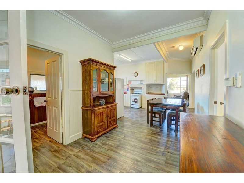 4 Market Street, Miners Rest VIC 3352