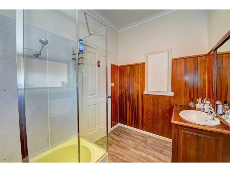 4 Market Street, Miners Rest VIC 3352