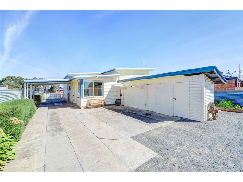 4 Market Street, Miners Rest VIC 3352