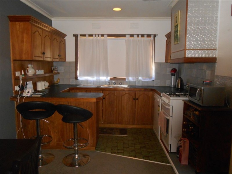 1112 Grevillea Road, Wendouree VIC 3355