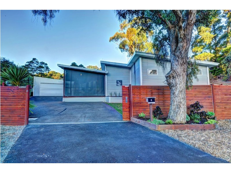 8 Bergs Lane, Mount Helen VIC 3350