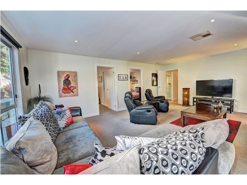 8 Bergs Lane, Mount Helen VIC 3350