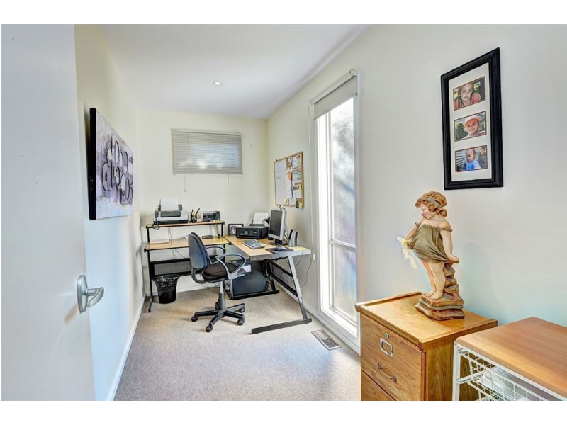 8 Bergs Lane, Mount Helen VIC 3350