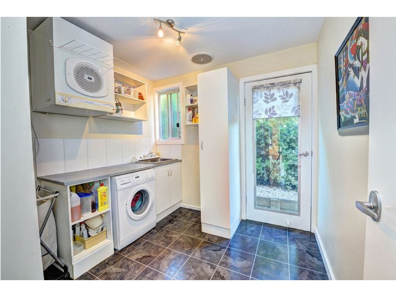 8 Bergs Lane, Mount Helen VIC 3350