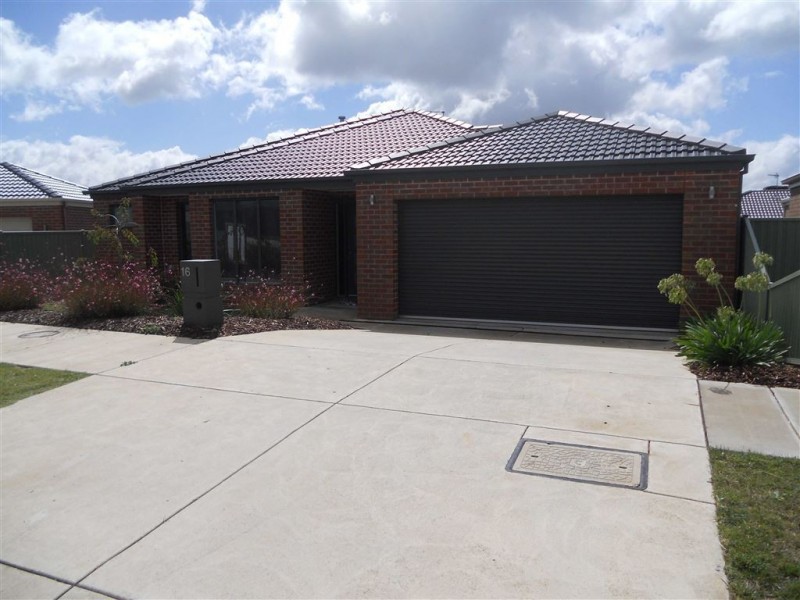 16 Waterside Close, Miners Rest VIC 3352
