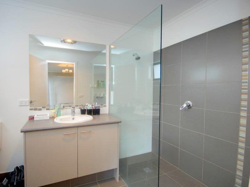 16 Waterside Close, Miners Rest VIC 3352