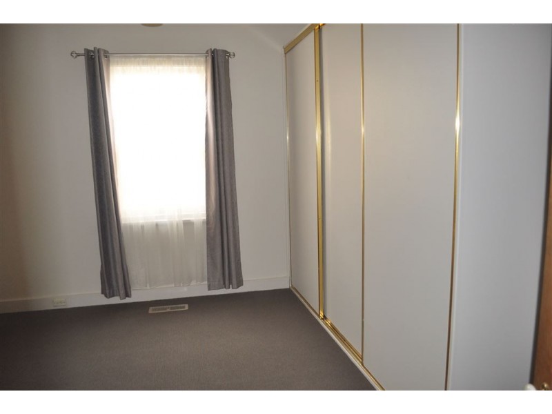 8 Nightingale Street, Newington VIC 3350