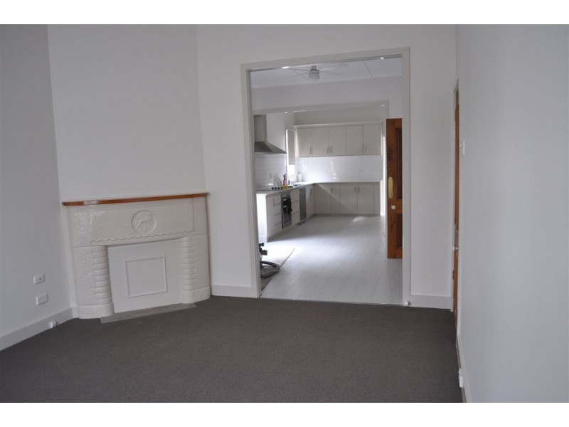 8 Nightingale Street, Newington VIC 3350