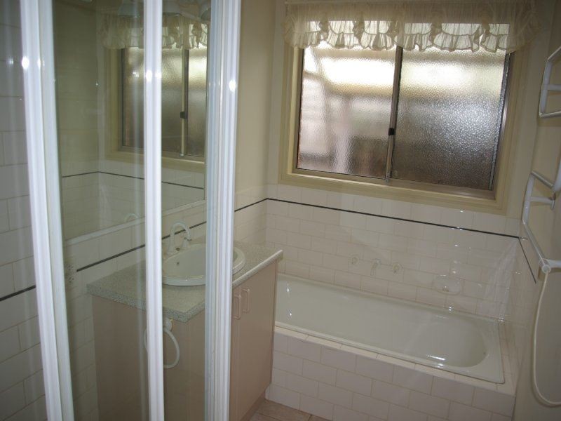 2/4 Learmonth Street, Alfredton VIC 3350