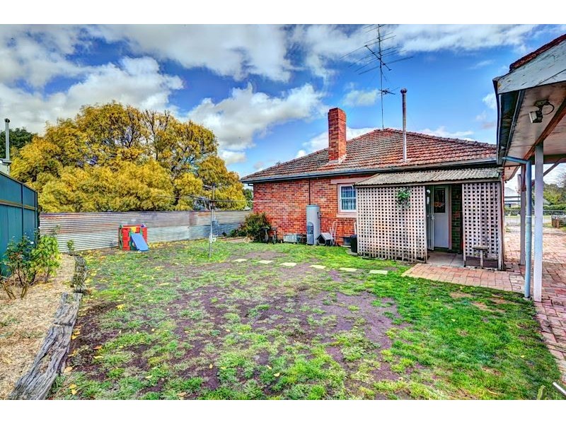 703 Ascot Street South, Redan VIC 3350