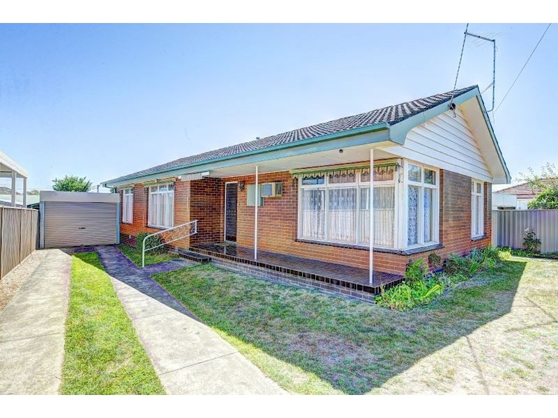 2 Stamford Street, Wendouree VIC 3355