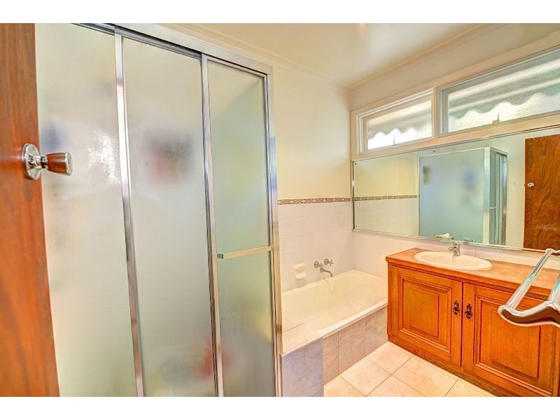 2 Stamford Street, Wendouree VIC 3355