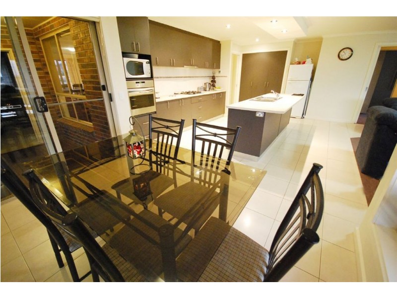 82 Alfredton Drive, Alfredton VIC 3350