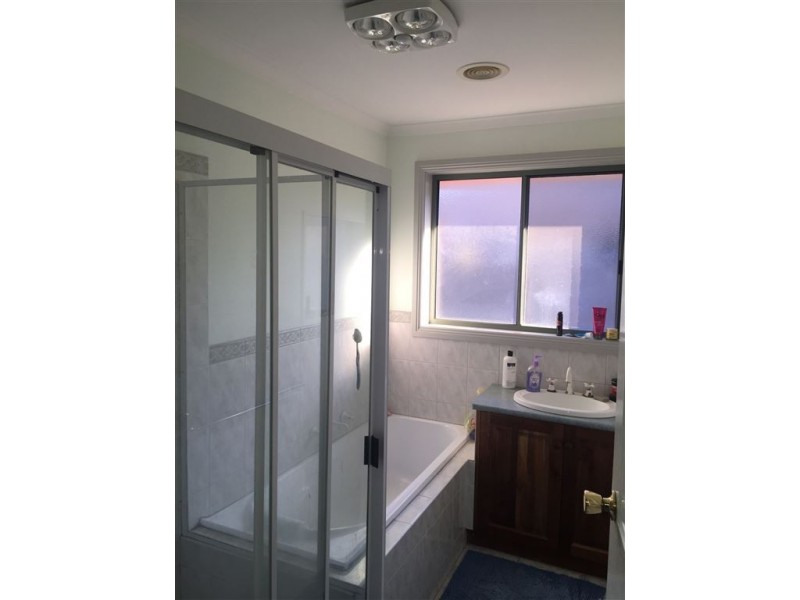 15 Balmoral Drive, Ballarat East VIC 3350