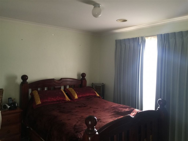 15 Balmoral Drive, Ballarat East VIC 3350