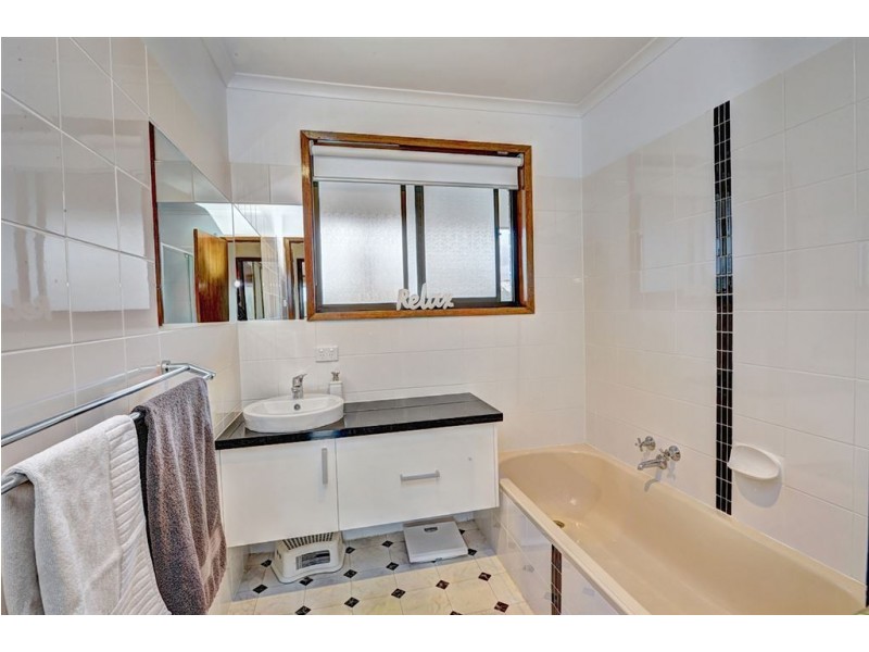 81 Sharpes Road, Miners Rest VIC 3352