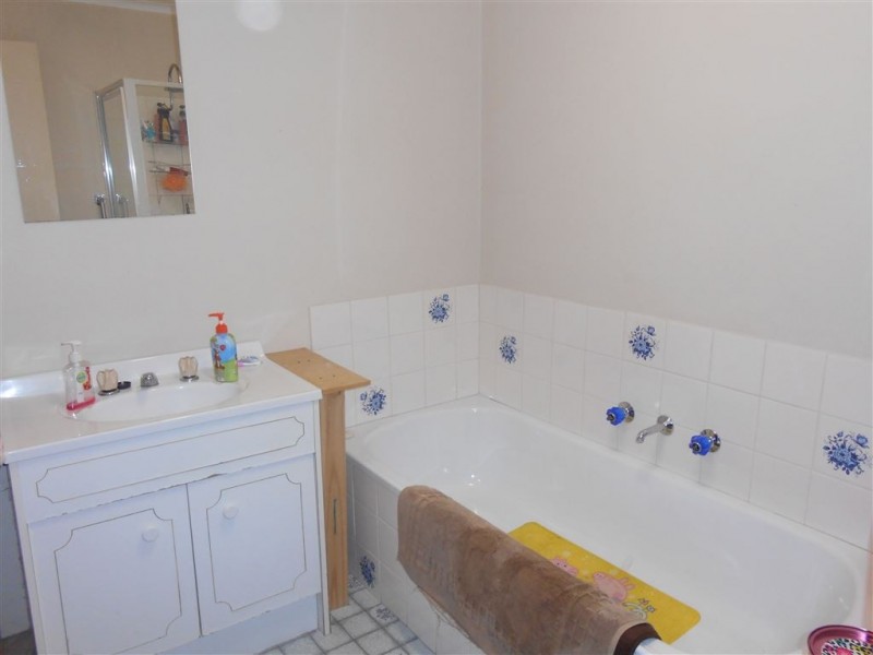 1/428-430 Gillies Street, Wendouree VIC 3355