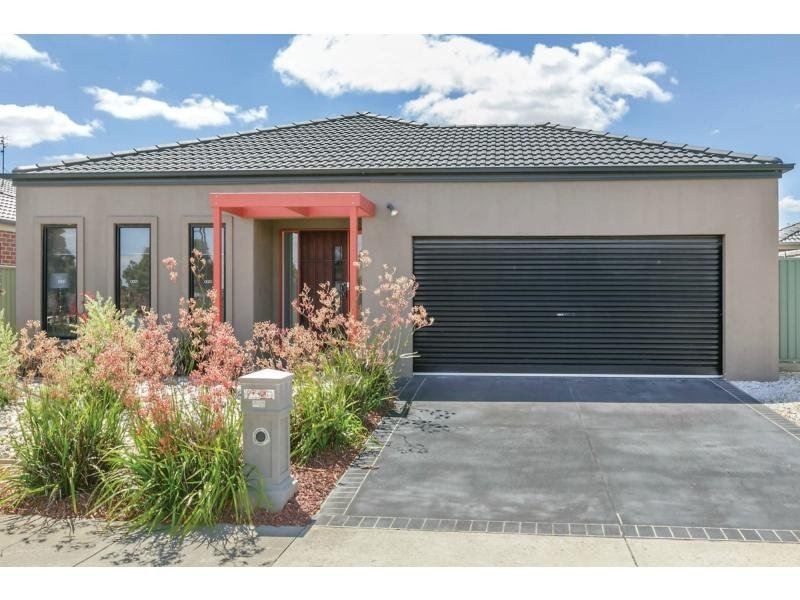 10 Selwyn Street, Miners Rest VIC 3352