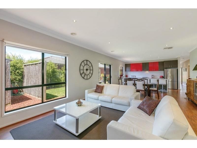 10 Selwyn Street, Miners Rest VIC 3352