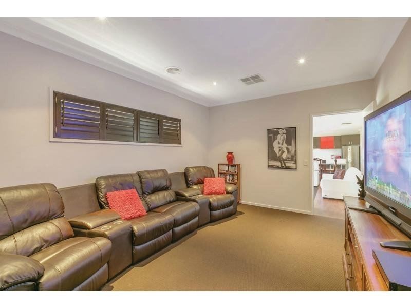 10 Selwyn Street, Miners Rest VIC 3352
