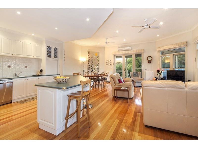 12 Clarendon Street, Soldiers Hill VIC 3350