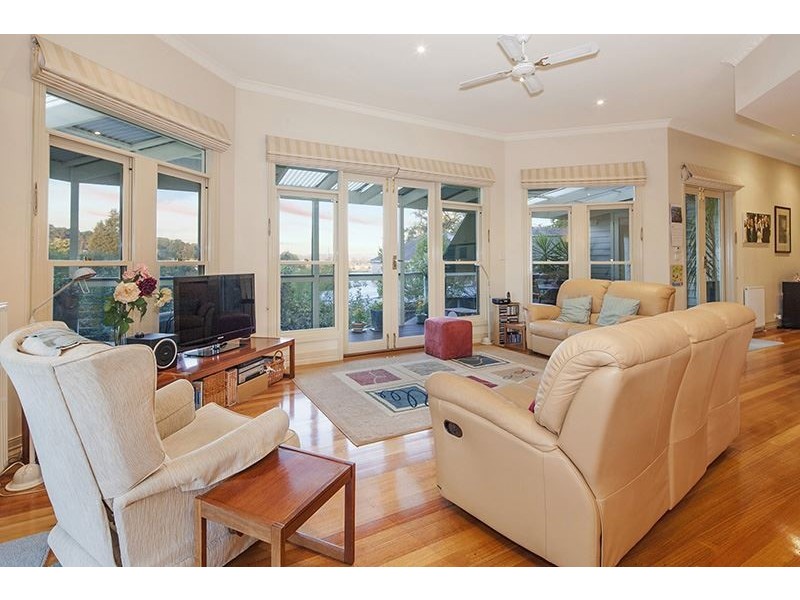 12 Clarendon Street, Soldiers Hill VIC 3350