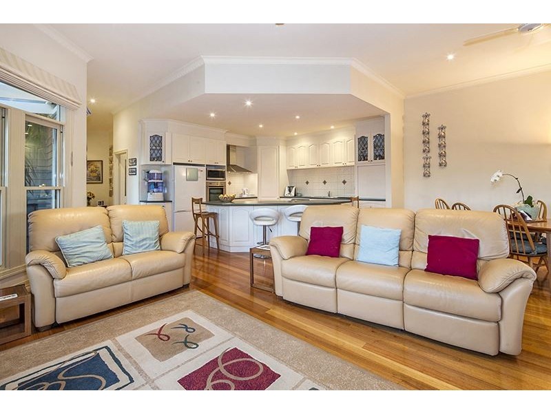 12 Clarendon Street, Soldiers Hill VIC 3350