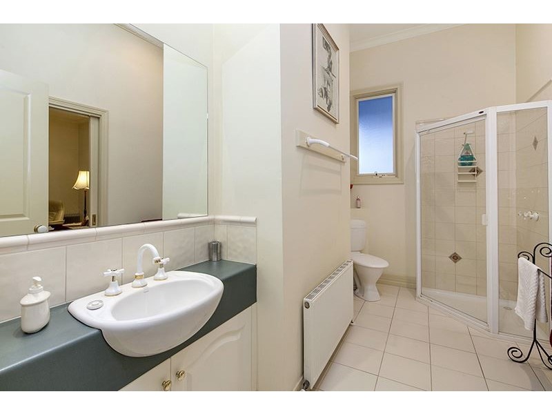 12 Clarendon Street, Soldiers Hill VIC 3350