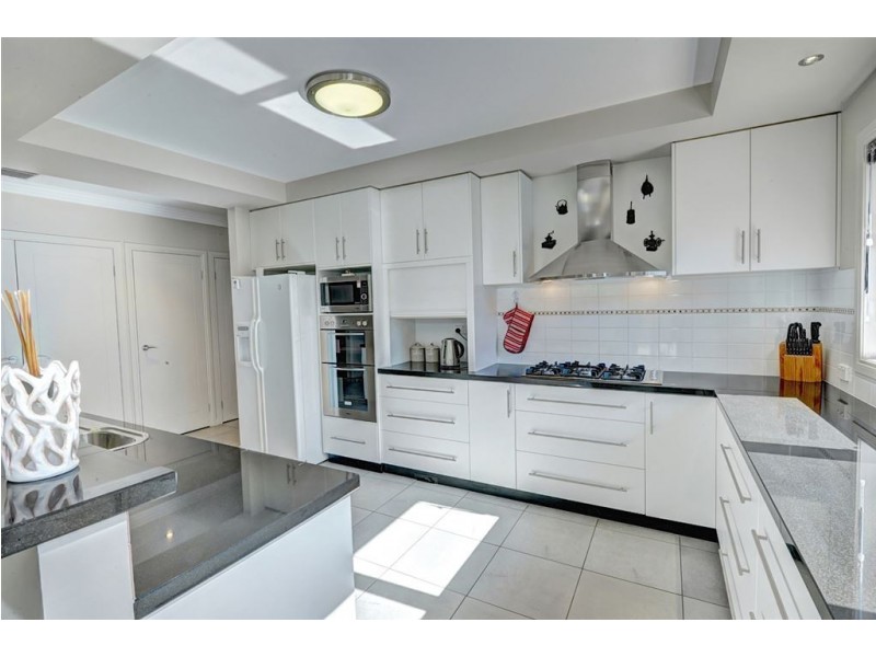 5 Carnaby Way, Canadian VIC 3350