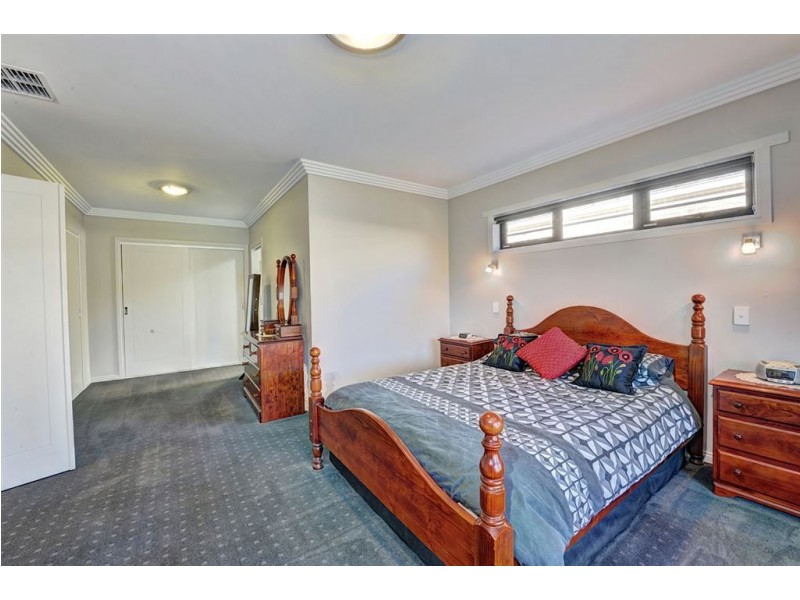 5 Carnaby Way, Canadian VIC 3350