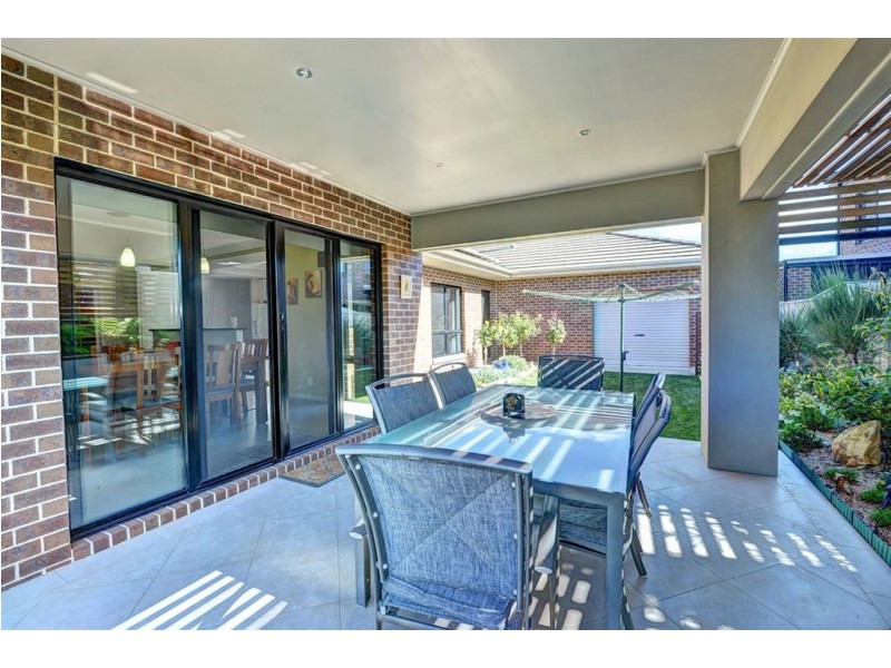 5 Carnaby Way, Canadian VIC 3350