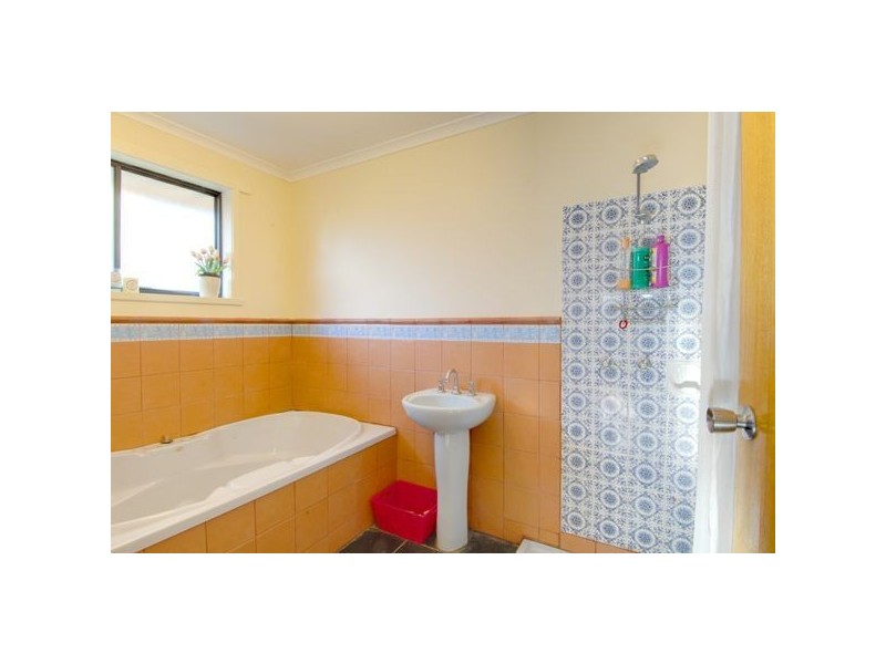 118 Warrina Drive, Delacombe VIC 3356