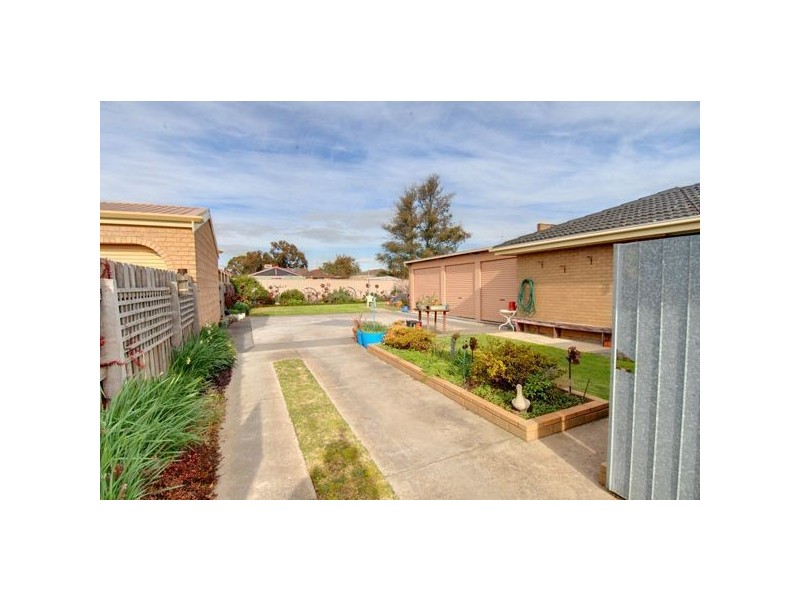 41 Stamford Street, Wendouree VIC 3355