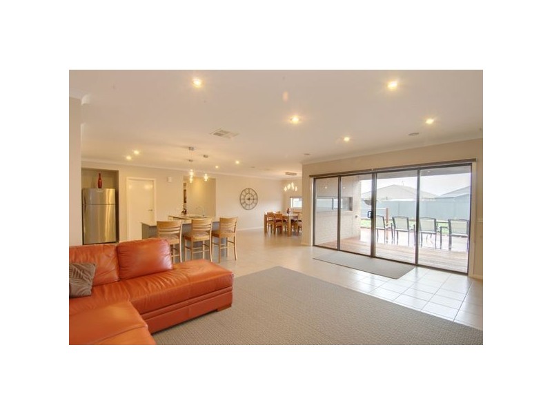 6 Drysdale Court, Alfredton VIC 3350