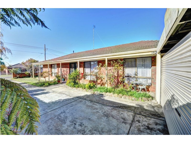 27 Molbray Street, Wendouree VIC 3355