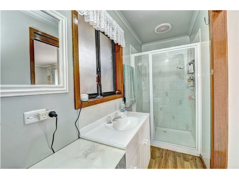 27 Molbray Street, Wendouree VIC 3355