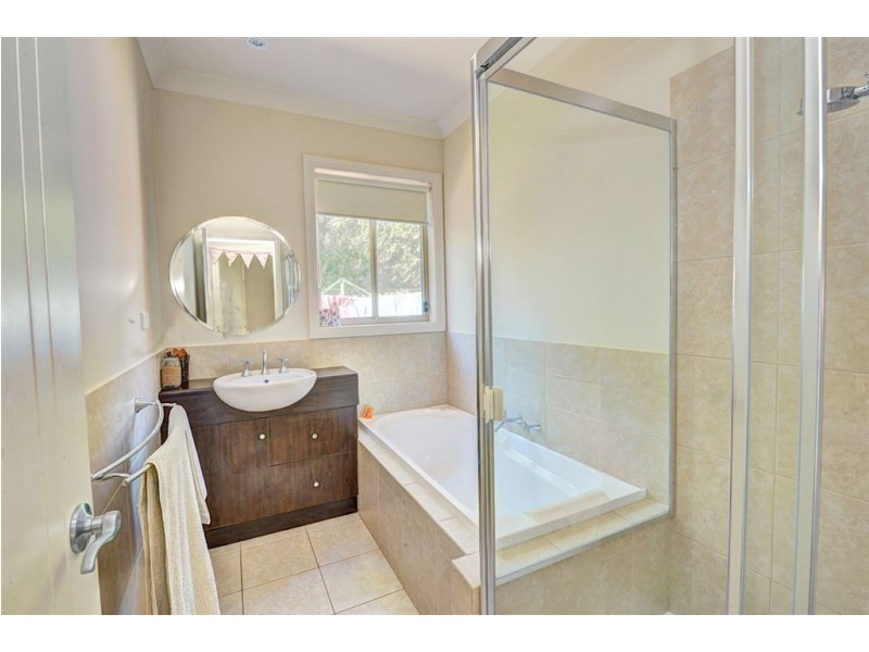 25 Ploughshare Drive, Mount Helen VIC 3350