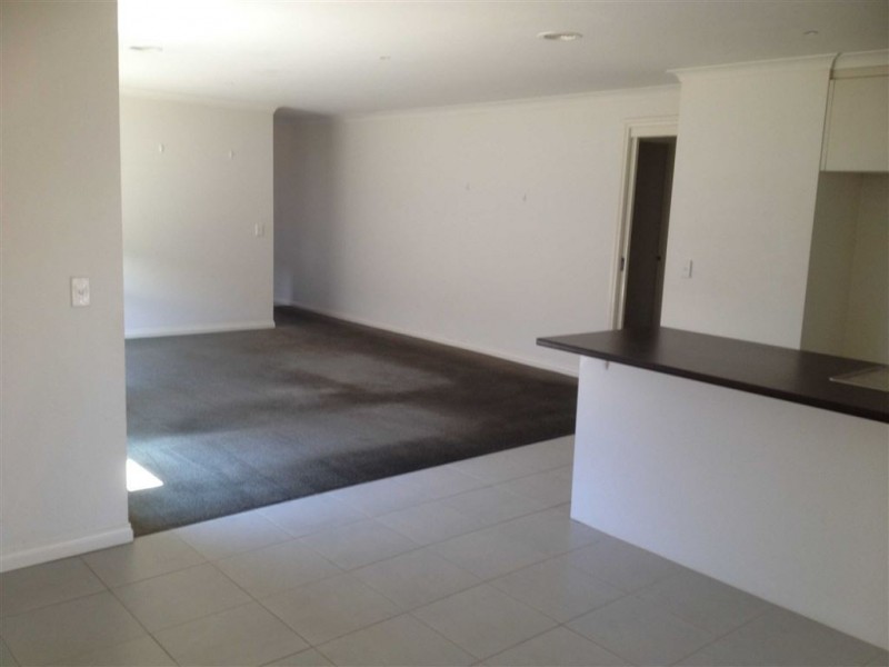 97 McNulty Drive, Wendouree VIC 3355