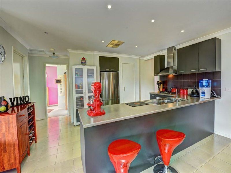 243 Whitelaw Avenue, Delacombe VIC 3356