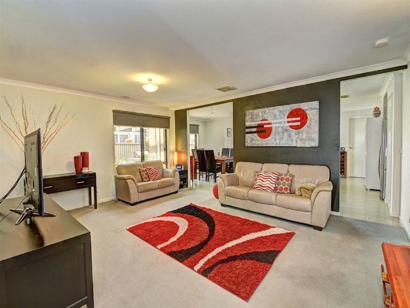 243 Whitelaw Avenue, Delacombe VIC 3356