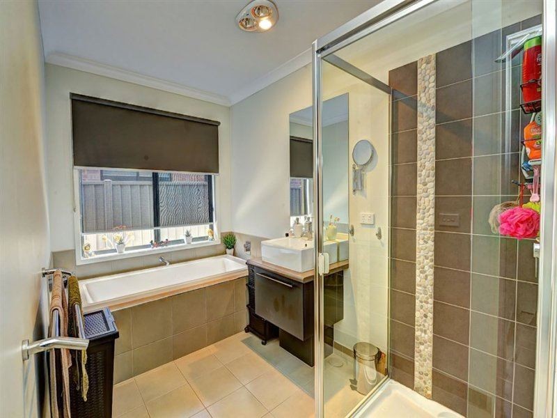 243 Whitelaw Avenue, Delacombe VIC 3356