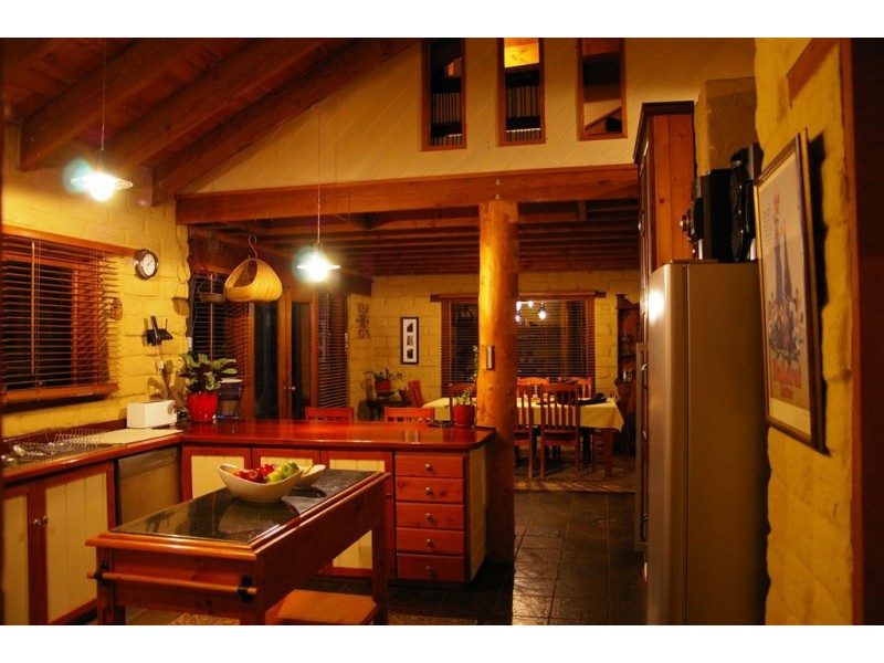 560 Wilsons Road, Haddon VIC 3351