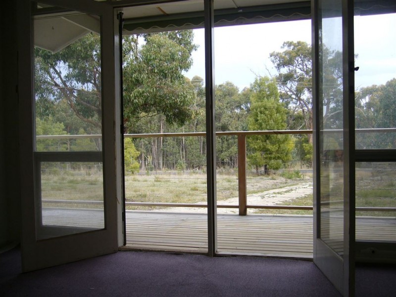 81 Grevillea Drive, Enfield VIC 3352