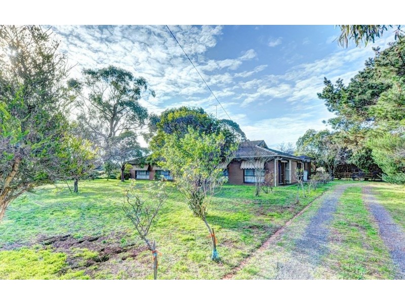 6370 Midland Highway, Clarendon VIC 3352
