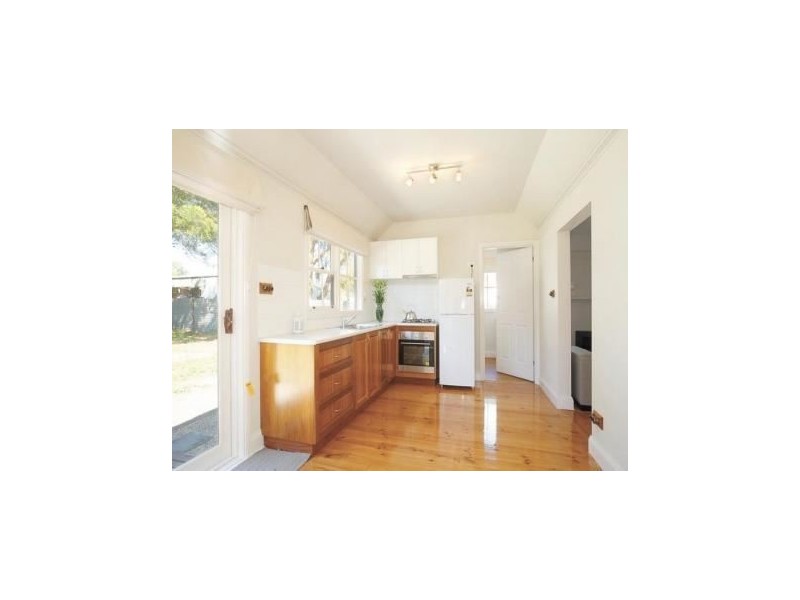 20 Canterbury Street, Brown Hill VIC 3350